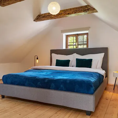 Kristian - House And Garden By Kh Nyaraló