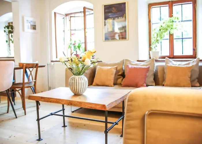 Kristian - House And Garden By Kh Nyaraló